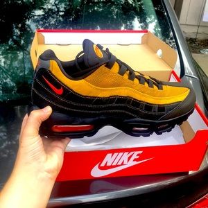 Nike Air Max 95 Essential